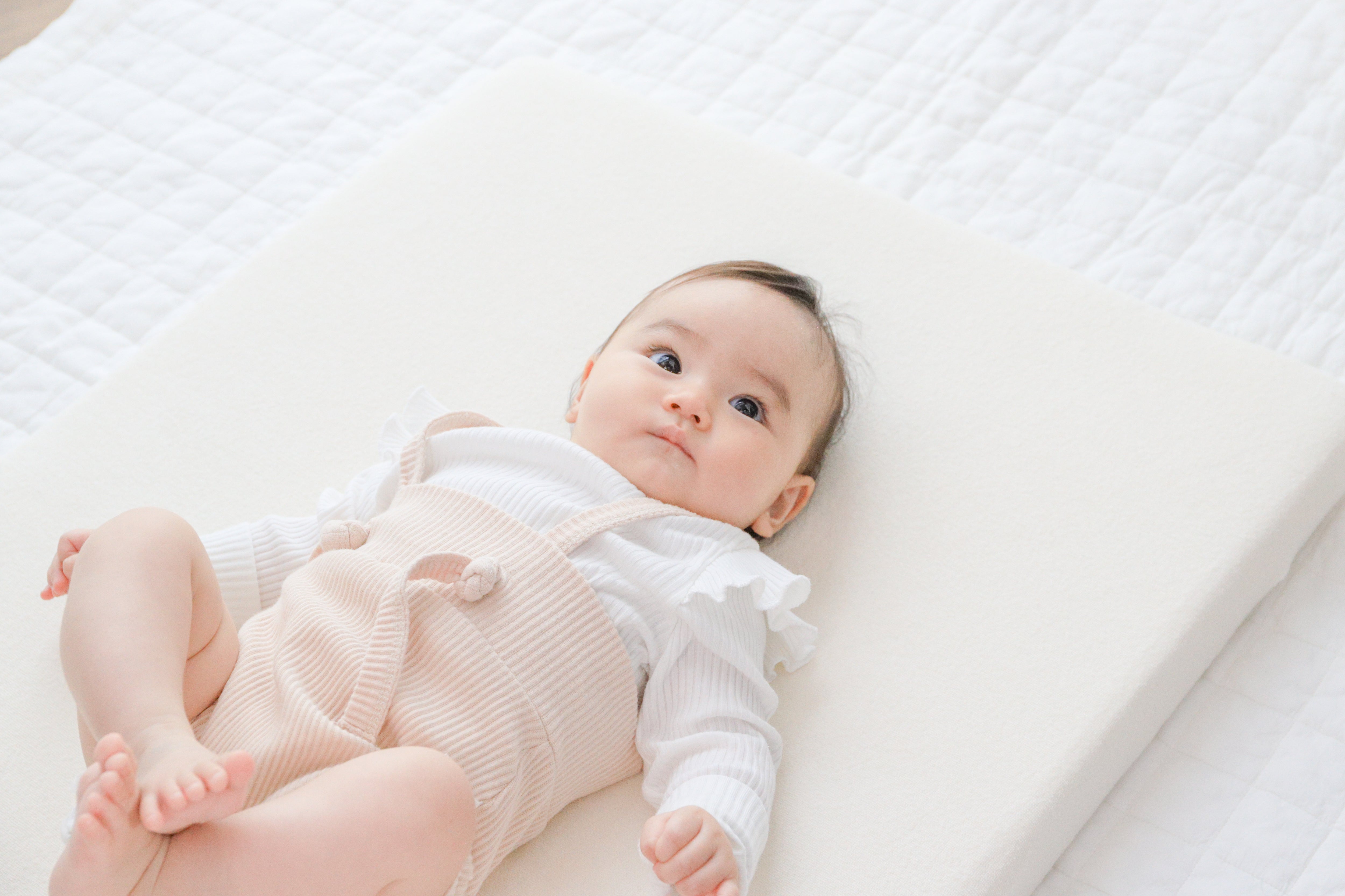 出産祝いの商品券はうれしくないって本当?その理由や喜ばれるプレゼントを紹介