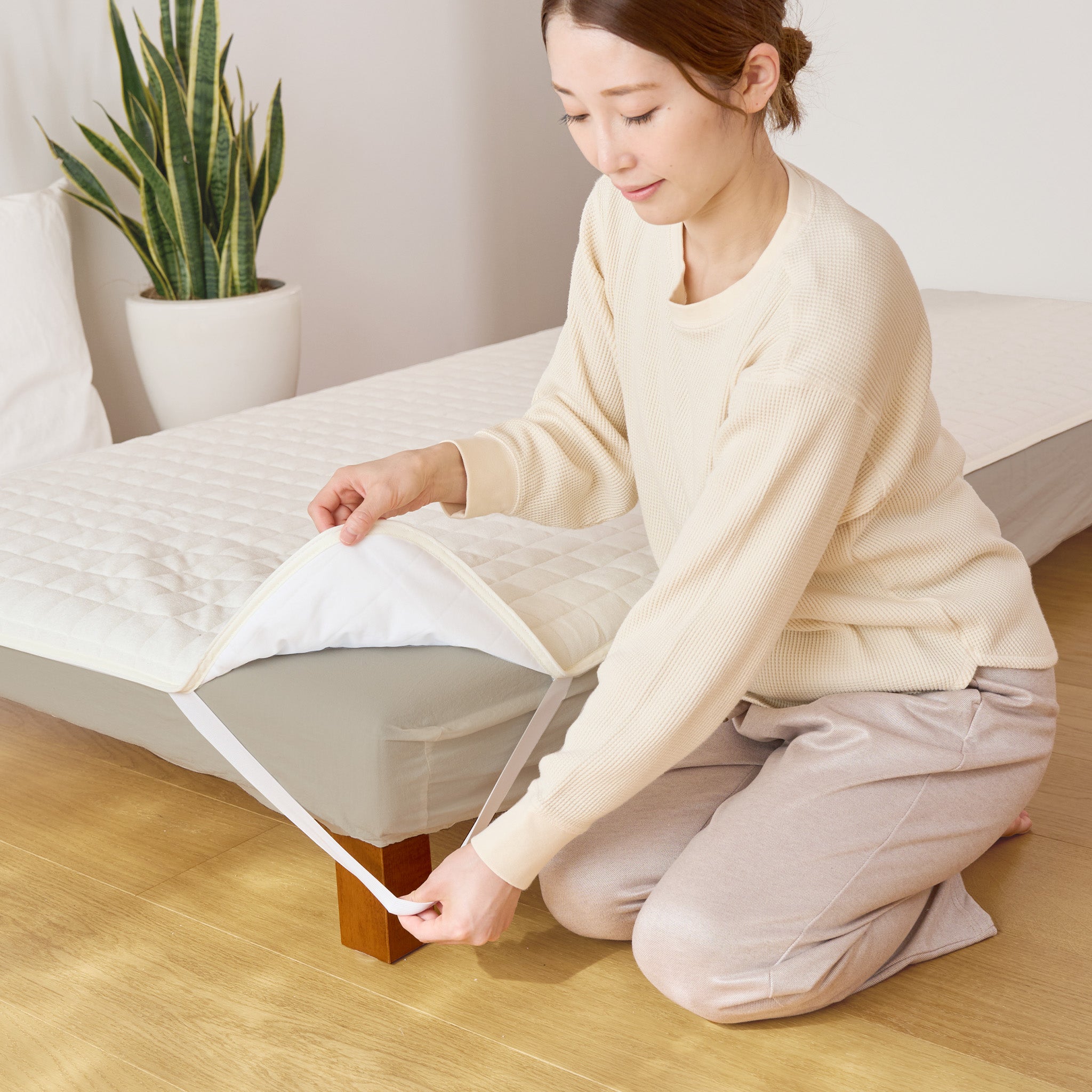 ミミちゃん！シャルレ 冷感敷きパッド シングル ペールピンク s-d_2_large.jpg?v=1715242526